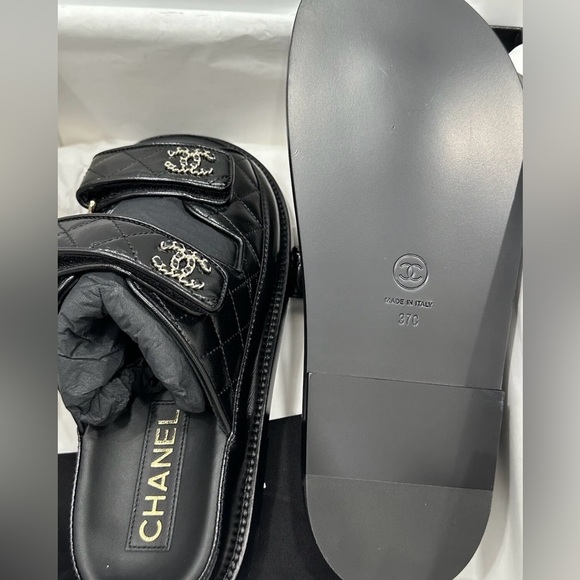 2024P CHANEL BLACK LEATHER OPEN DAD QUILTED CC LOGO SLIDE SANDALS SLIDES MULES - Picture 15 of 15